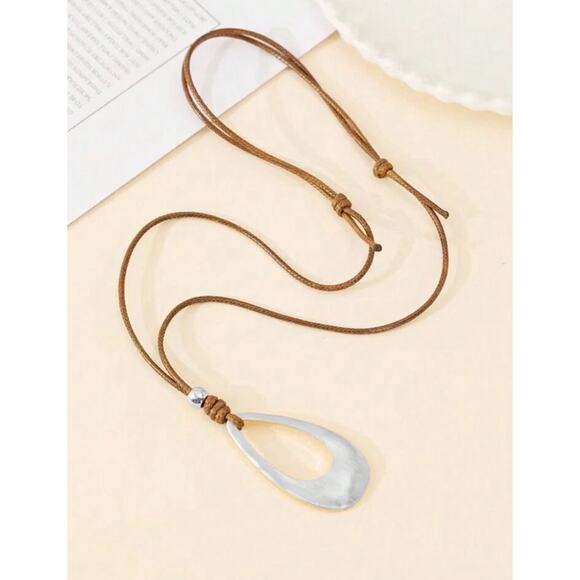 Vintage Teardrop-Shaped Pendant Women's Necklace - Picture 5 of 7